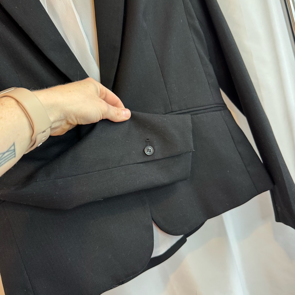 H&M Classic Black Blazer - Picture 3 of 14